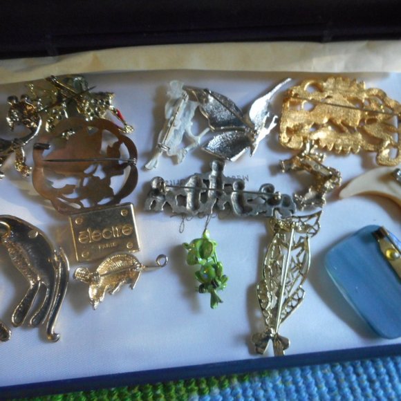 Vintage to modern brooches - Picture 5 of 7